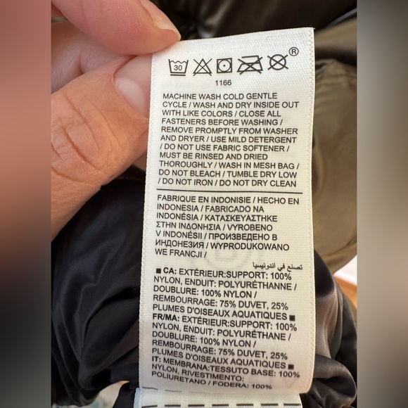 Athleta Metallic Gold Women's Down-Filled Puffer Vest - Picture 9 of 11